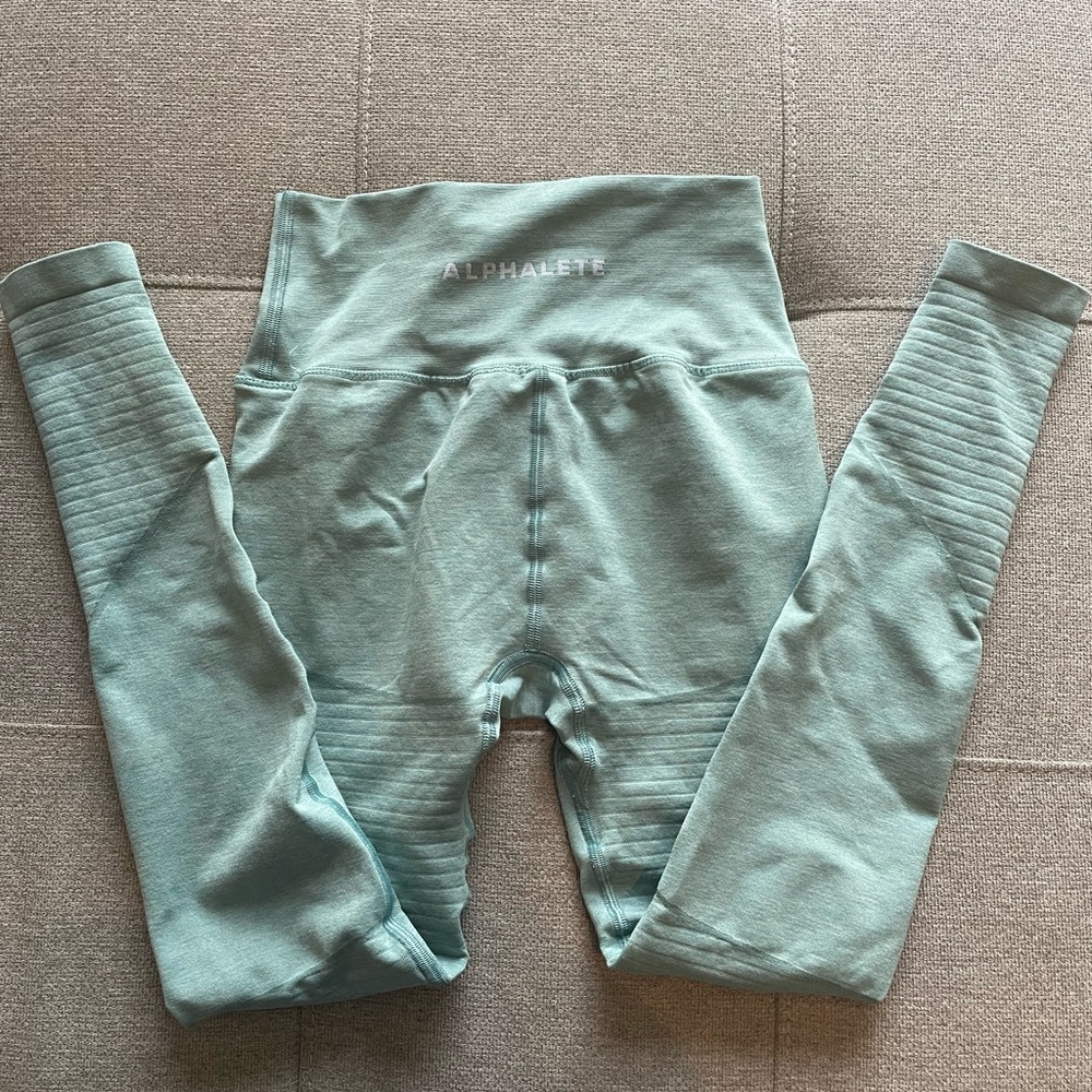 Alphalete leggings size small